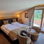 Hotel Bergkristall 4*